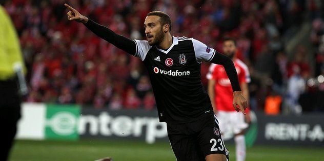 Haftanın oyuncusu Cenk Tosun seçildi