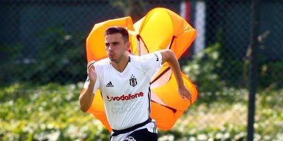 Kartal alçaktan uçuyor!