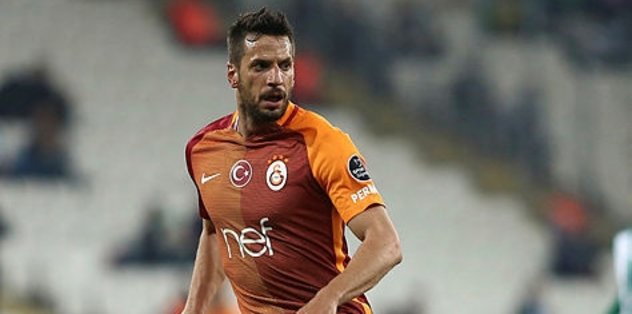 Galatasaraylı isim affediliyor!