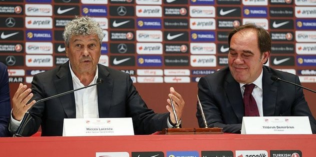 Turkish national football team signs Lucescu