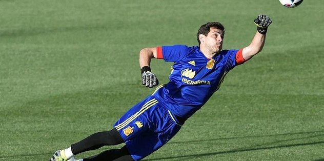 Casillas, Porto'da kaldı