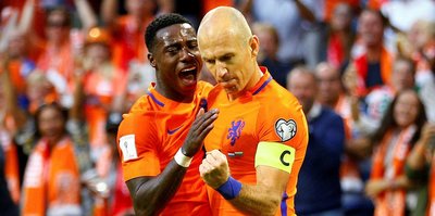Hollanda, hayata döndü