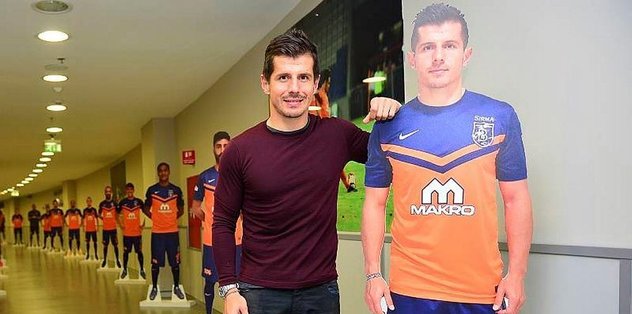 Emre hiçbir yere gidemez