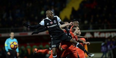 Şok! Atiba sakatlandı