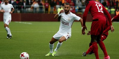 Yasin Öztekin özel kramponla sahada