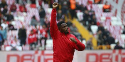 Kaptan Eto’o devam ediyor