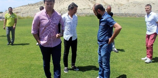 Sağlam, zemini beğenmedi