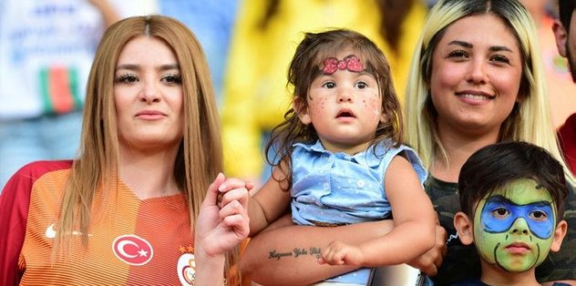 İftarı stadyumda yaptılar