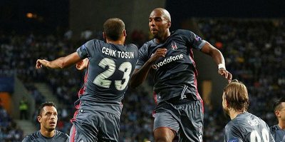 Kartal bir büyük deviriyor