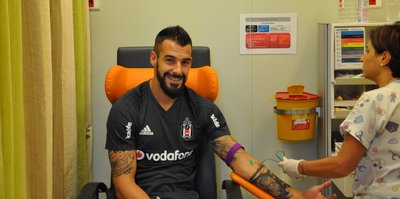 Alvaro Negredo kontrolden geçti