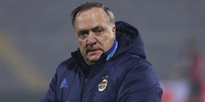 Dick’e lisans şoku!