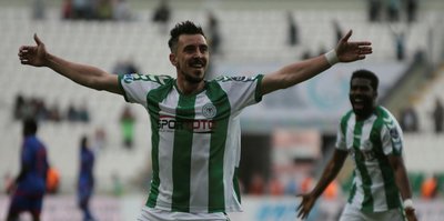 Konyaspor’da Hora ayrıldı