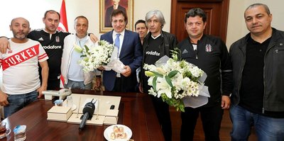 Bursa Valisi İzzettin Küçük, tribün liderleriyle buluştu