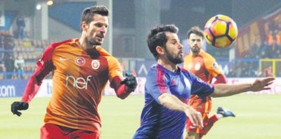 İlk kırmızı Hakan Balta’ya