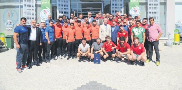 Gençler sınavda