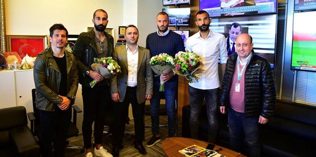 4 futbolcuya seyirden men cezası!