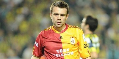 Futbolu bıraktı