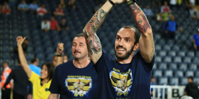 Fenerbahçeli taraftarlarla buluştu